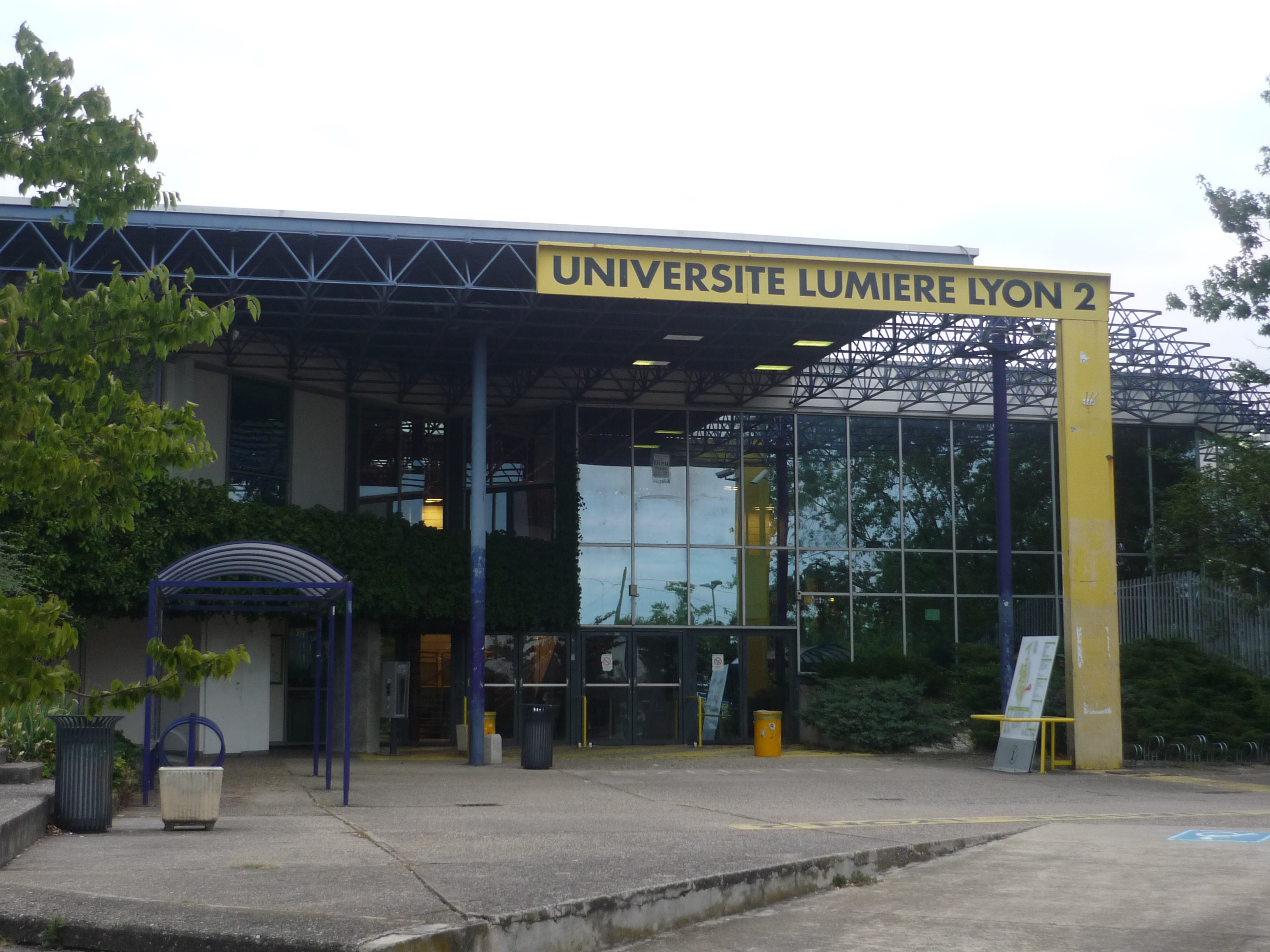 Universite Lumiere Lyon 2 Bron Campus Porte Des Alpes Adresse
